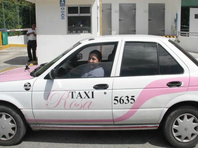 Taxis Playa del Carmen taxi rosa